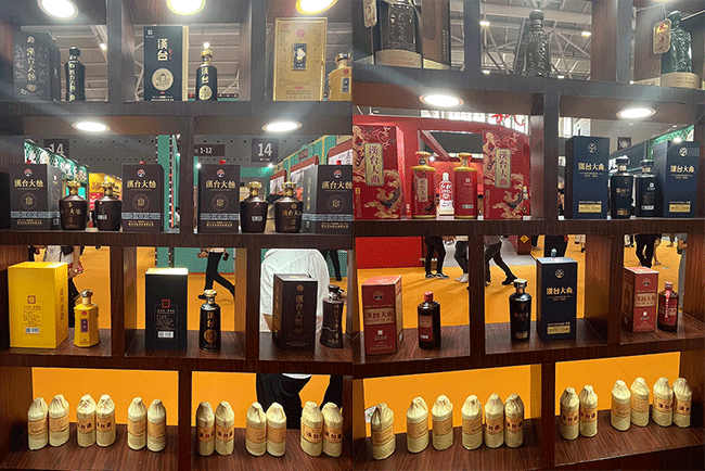汉台大曲酒绽放深圳糖酒会，实力酱香引燃现场，酒业销售迎热潮